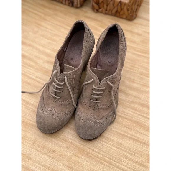 ALL SAINTS Suede Wingtip Oxford Heel Booties Women's Lace Up Dress Shoes Taupe - Picture 2 of 6